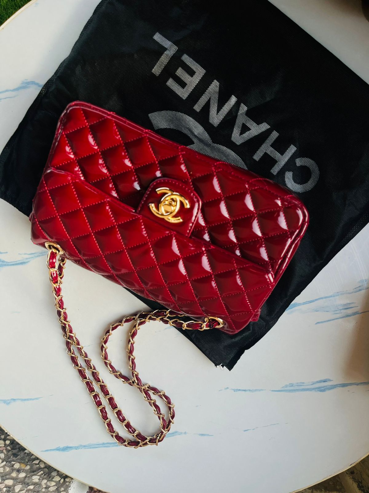 حقيبة Chanel Flap Bag بلون برغندي (عنابي